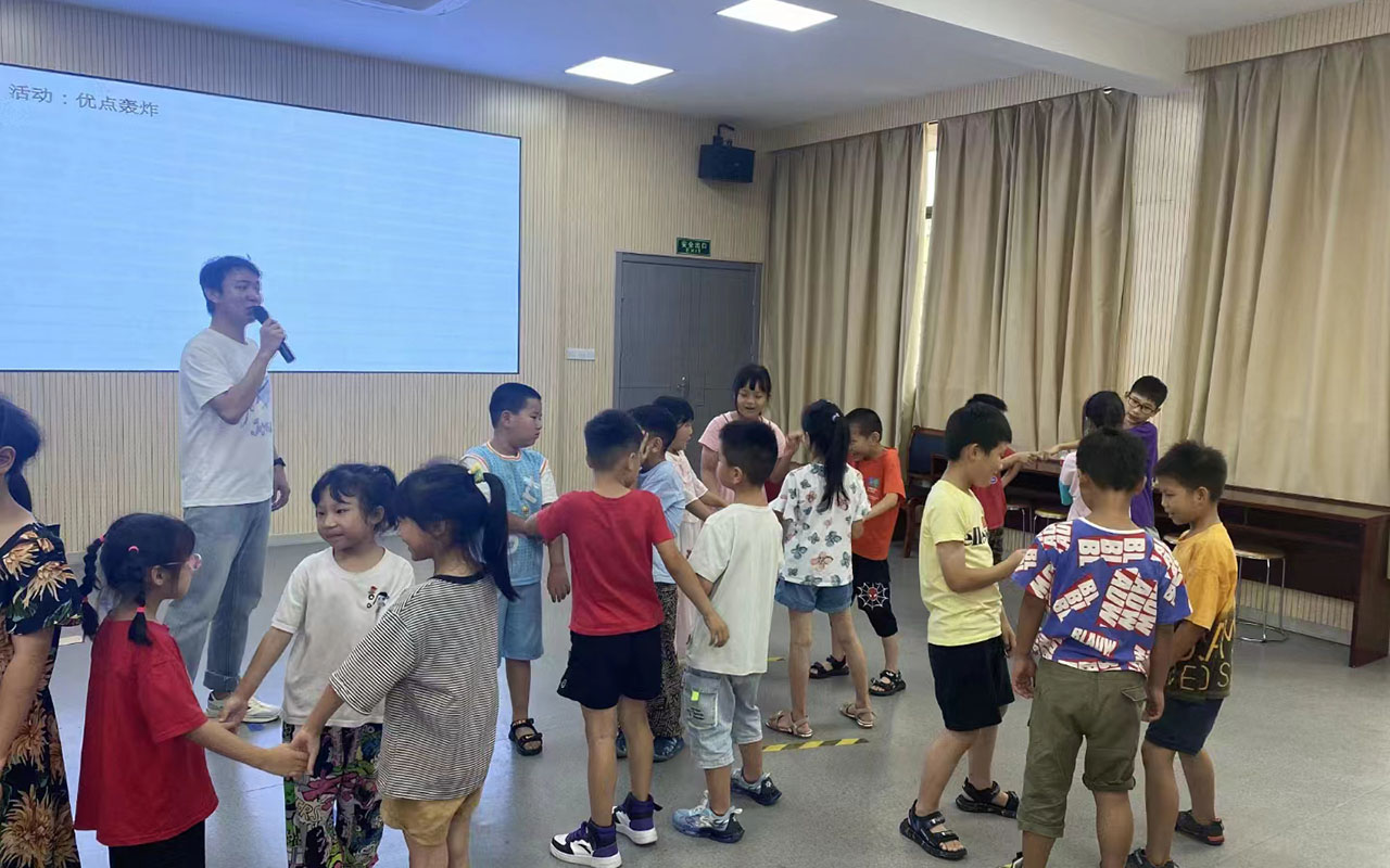 慈利龙观乡中心学校